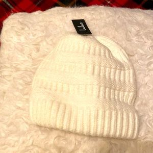 Ivory lulus  ivory knit  beanie (hat)